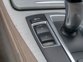 BMW Řada 5 (2010) 3.0i mat – NAVI - náhled 30