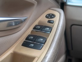 BMW Řada 5 (2010) 3.0i mat – NAVI - náhled 33