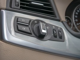 BMW Řada 5 (2010) 3.0i mat – NAVI - náhled 35