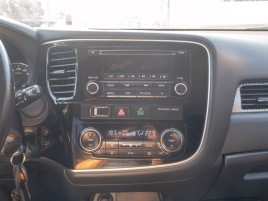 Mitsubishi Outlander (2013) 2.2D 110KW 4x4 – 1 MAJITEL - náhled 22