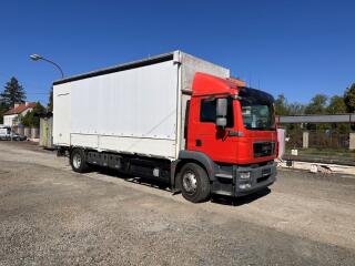 MAN TGM 18.290 se shrnova�kou a �elem 