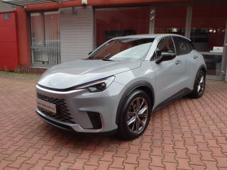 Lexus LBX 4x4 Elegant Tech 