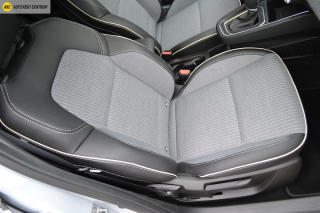 Renault Clio FULL HYBRID TECHNO E-TECH 145 - náhled 13