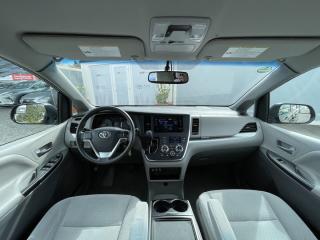 Toyota Sienna 3.5 V6 4x4 automat, 7 míst, TZ - náhled 15