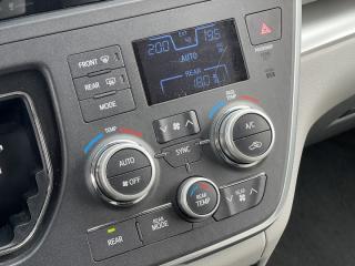 Toyota Sienna 3.5 V6 4x4 automat, 7 míst, TZ - náhled 27