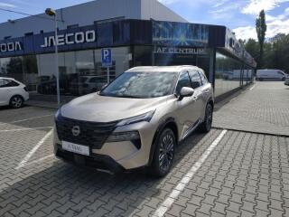 Nissan X-Trail E-POWER e-4ORCE TEKNA SKLADEM