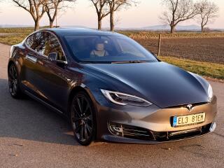 Tesla Model S AWD Ludicrous+, Raven