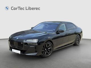 BMW M760e xDrive Sedan