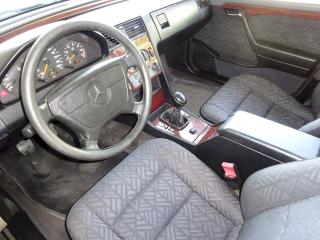 Mercedes-Benz Třídy C (1995) 180 Elegance - man. převodovka - náhled 7