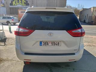 Toyota Sienna 3,5 VVTi - náhled 10