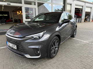 Lexus LBX 1.5 Cool Advanced AWD 