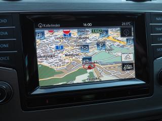 Volkswagen Golf Variant (2014) 2.0 TDI, 110 kW, Navi - náhled 31