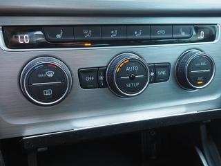 Volkswagen Golf Variant (2014) 2.0 TDI, 110 kW, Navi - náhled 33