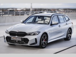 BMW 330e xDrive Touring