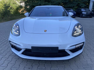 Porsche Panamera TURBO