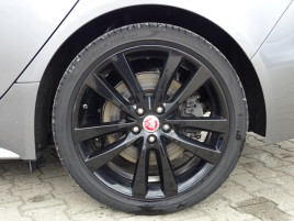 Jaguar XE D180 R - Dynamic SE - náhled 45