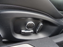 Jaguar XE D180 R - Dynamic SE - náhled 35