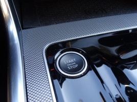 Jaguar XE D180 R - Dynamic SE - náhled 38