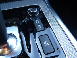 Jaguar XE D180 R - Dynamic SE - náhled 39