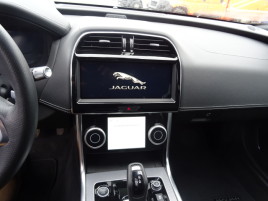 Jaguar XE D180 R - Dynamic SE - náhled 36