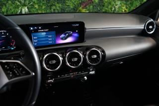 Mercedes-Benz Třídy A (2023) 180*CAMERA*CARPLAY* - náhled 15