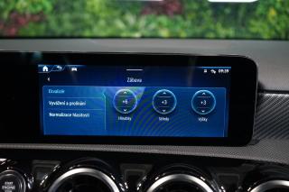 Mercedes-Benz Třídy A (2023) 180*CAMERA*CARPLAY* - náhled 33