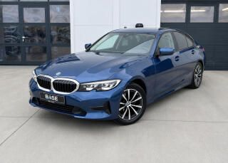 BMW 318i A/T Model Advantage