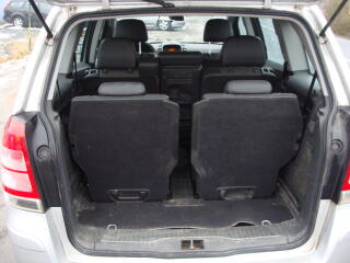 Opel Zafira 1.9 CDTI 16V, 88 kW, 7 míst - náhled 14