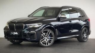 BMW X5 M50i