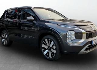 Mitsubishi Outlander 2.4 PHEV Instyle+ 8let zar