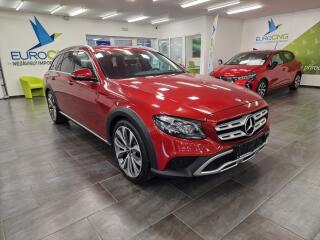 Mercedes-Benz 220 