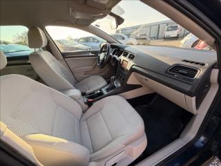 Volkswagen Golf TSI DSG F1 NAVI SERVISKA - náhled 30