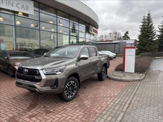 Toyota Hilux 2.8   INVINCIBLE