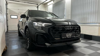 Audi Q8 S LINE / ZRUKA / TOP STAV