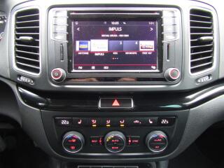 Volkswagen Sharan (2017) 2. 0 TDI 135kW DSG TOP QUALITY - náhled 33