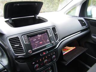 Volkswagen Sharan (2017) 2. 0 TDI 135kW DSG TOP QUALITY - náhled 38