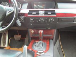 BMW Řada 5 (2006) 3.0D X-DRIVE 170kW - náhled 17