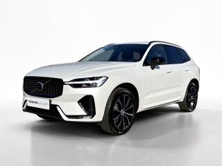 Volvo XC60 B5 AWD PLUS DARK // REZERVACE