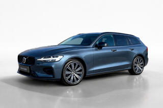Volvo V60  B4 FWD Plus Dark //+kola