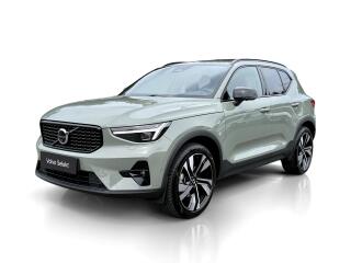 Volvo XC40 B4 FWD // ULTRA DARK
