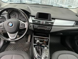 BMW Řada 2 (2017) 220i GT, 141KW, 7 MÍST - náhled 10