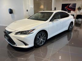 Lexus ES 300h 2.5l