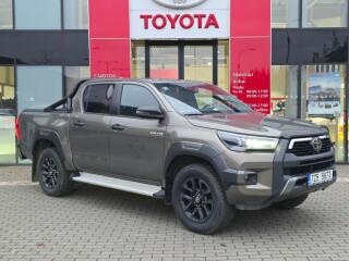 Toyota Hilux Invincible Automat 1.MAJ