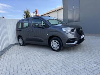 Opel Combo 1.2 T LIFE DPH ta�n� 1.maj �R