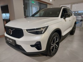 Volvo XC40 B3 AUT BLACK  PLUS