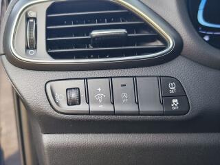 Hyundai i30 1.5i/71kW Comfort 16 - náhled 27