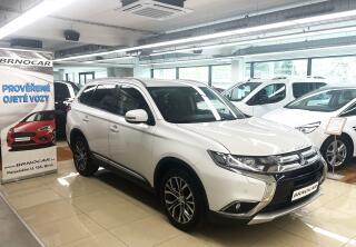 Mitsubishi Outlander 2.3DiD 4WD CVT 7 M�ST, �R