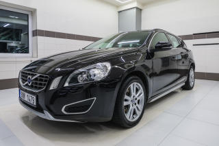 Volvo V60 2.0T 149kW man. Momentum, ke