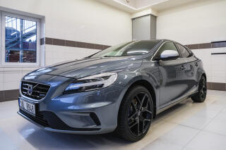 Volvo V40 D3 110kW R-design nez.topen�