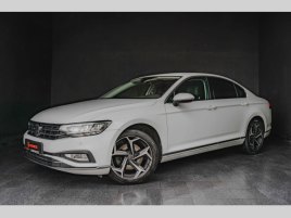 Volkswagen Passat 1.5TSi*DSG*STYLE*ACC*1.m*CZ